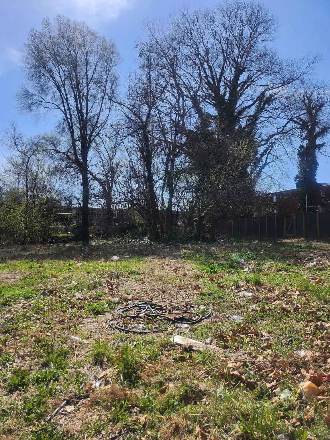 258 E Sharpnack St Property Photo 4