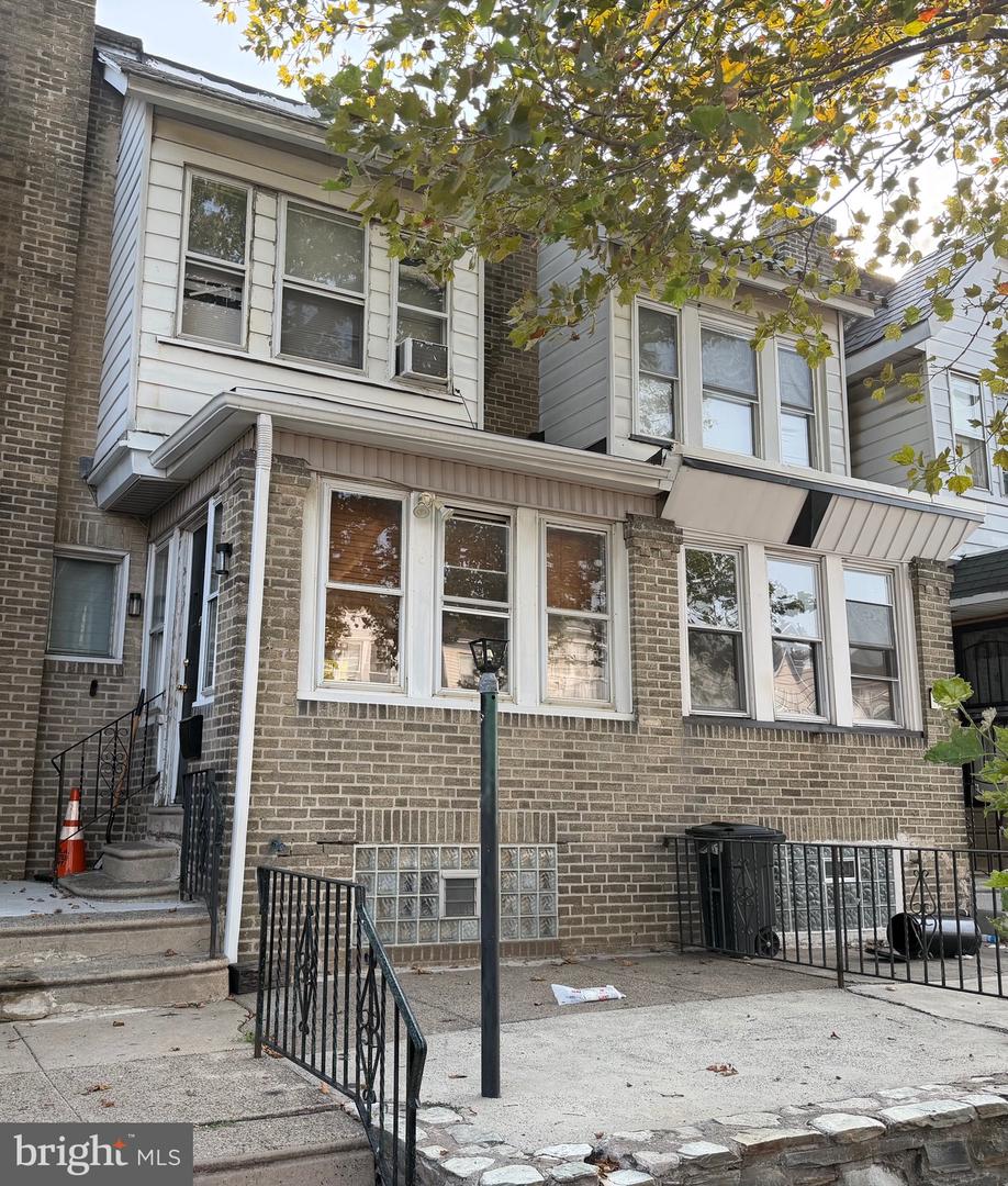 918 BRIDGE ST Property Photo 1