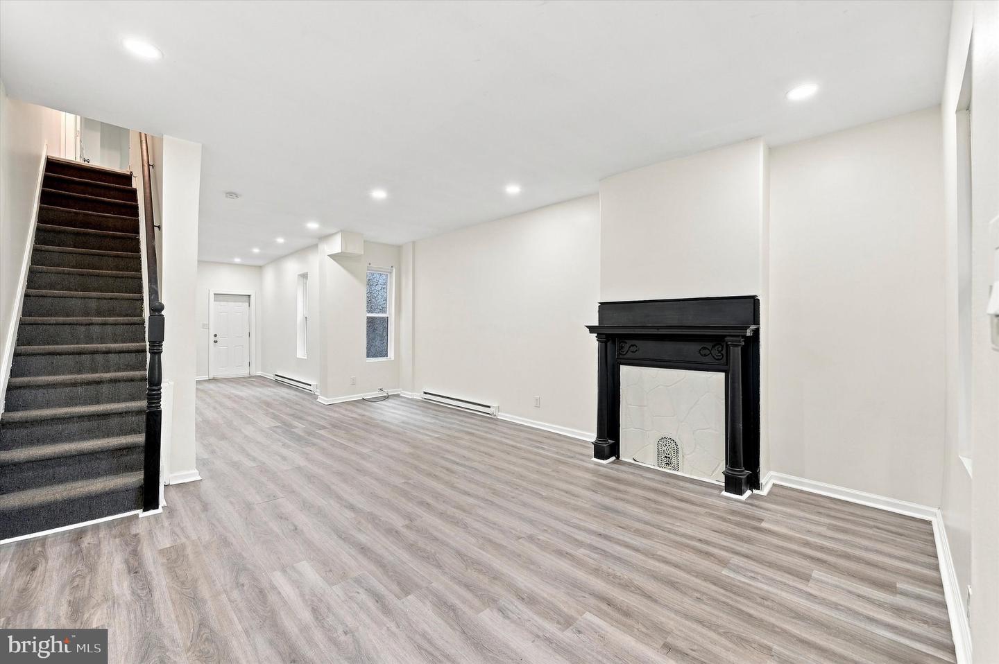 5710 Media St Property Photo 5