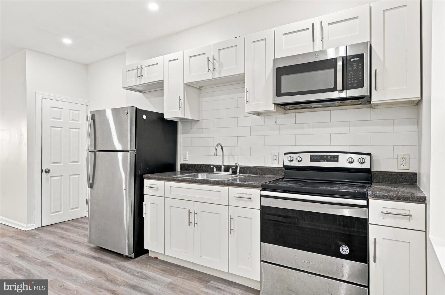 5710 Media St Property Photo 15
