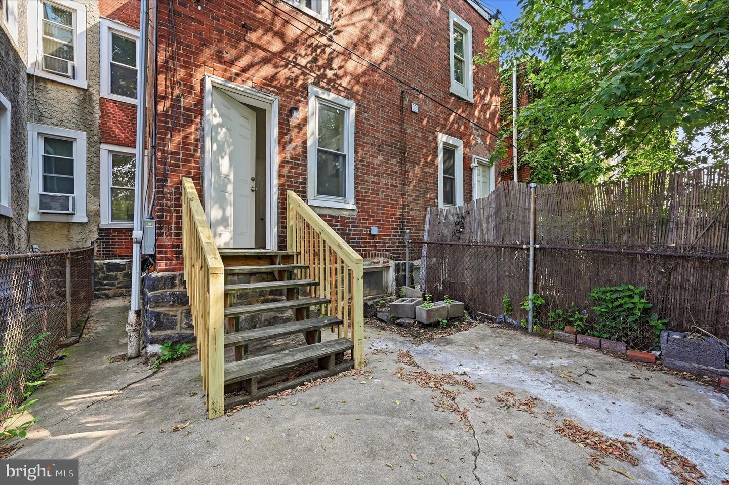 5710 Media St Property Photo 26