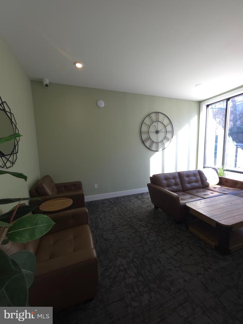 3503 Midvale Ave #ll1 Property Photo 4