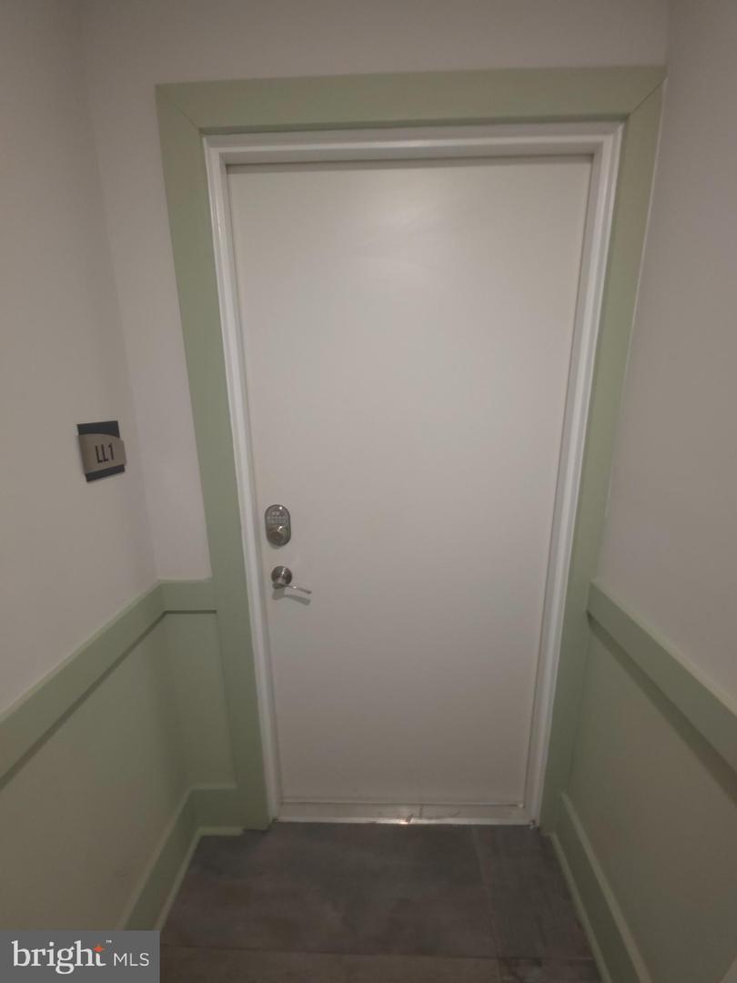 3503 Midvale Ave #ll1 Property Photo 24