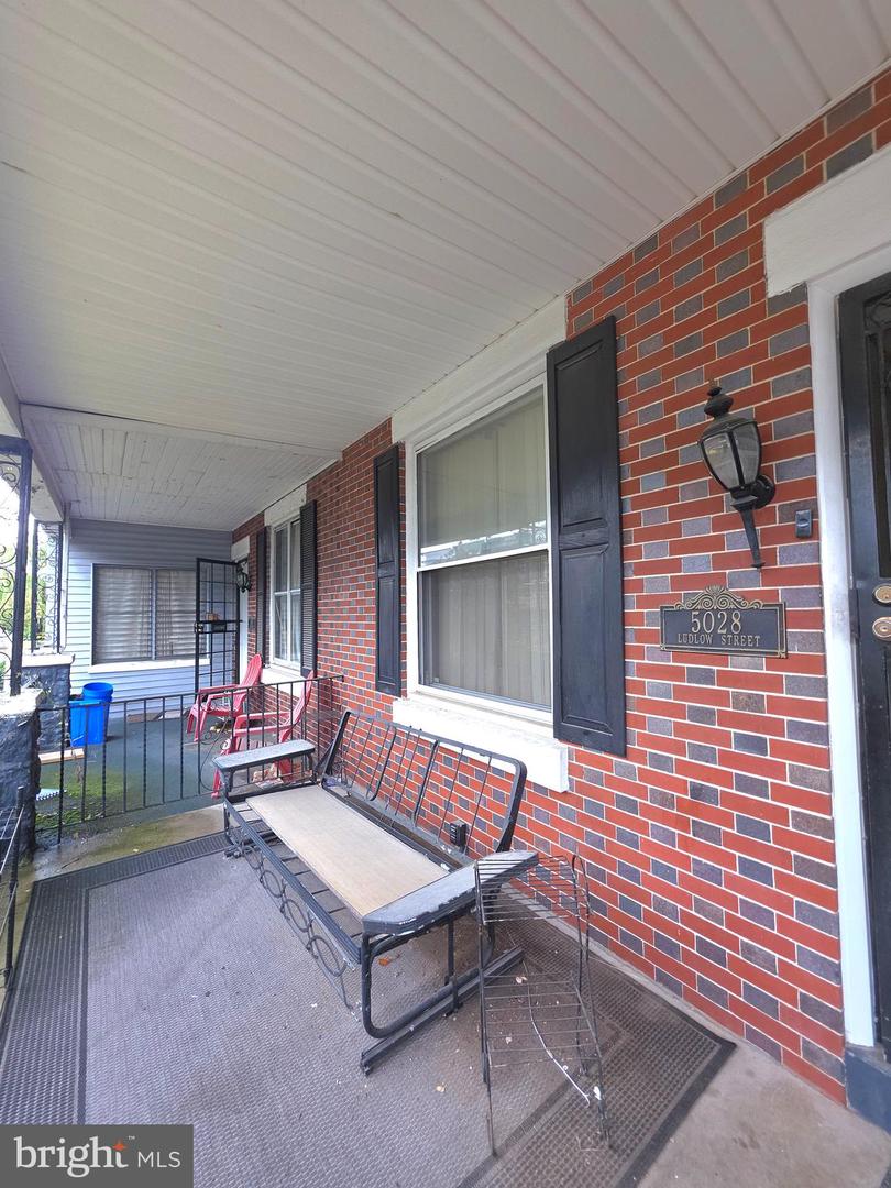 5028 Ludlow St Property Photo 1
