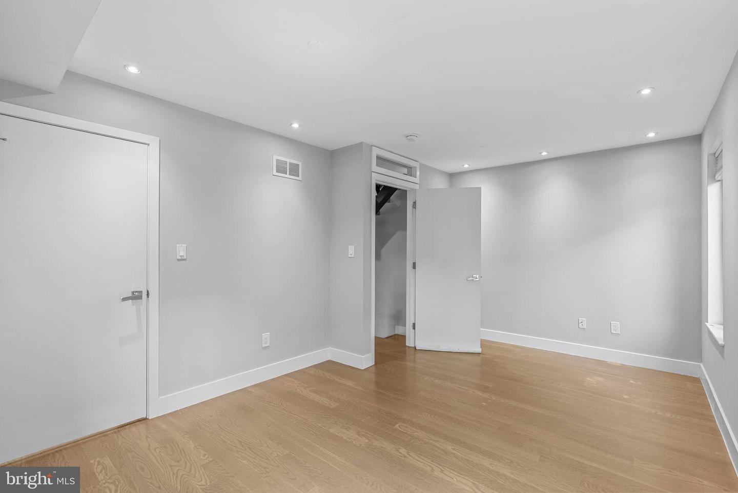 1906 Kater St Property Photo 27