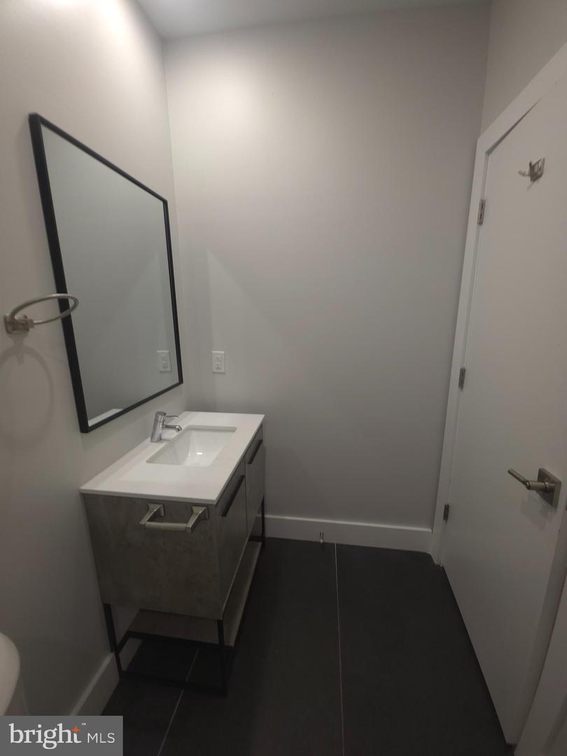 3503 Midvale Ave #401 Property Photo 29