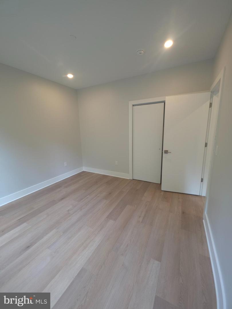 3503 Midvale Ave #401 Property Photo 35