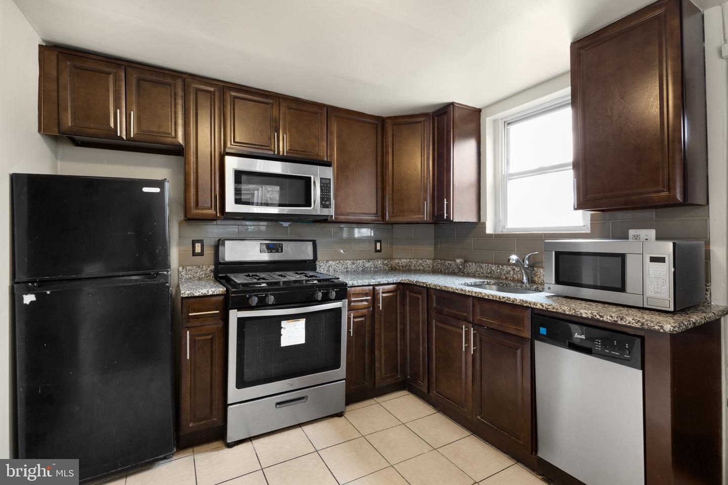 2342 Mcclellan St Property Photo 11