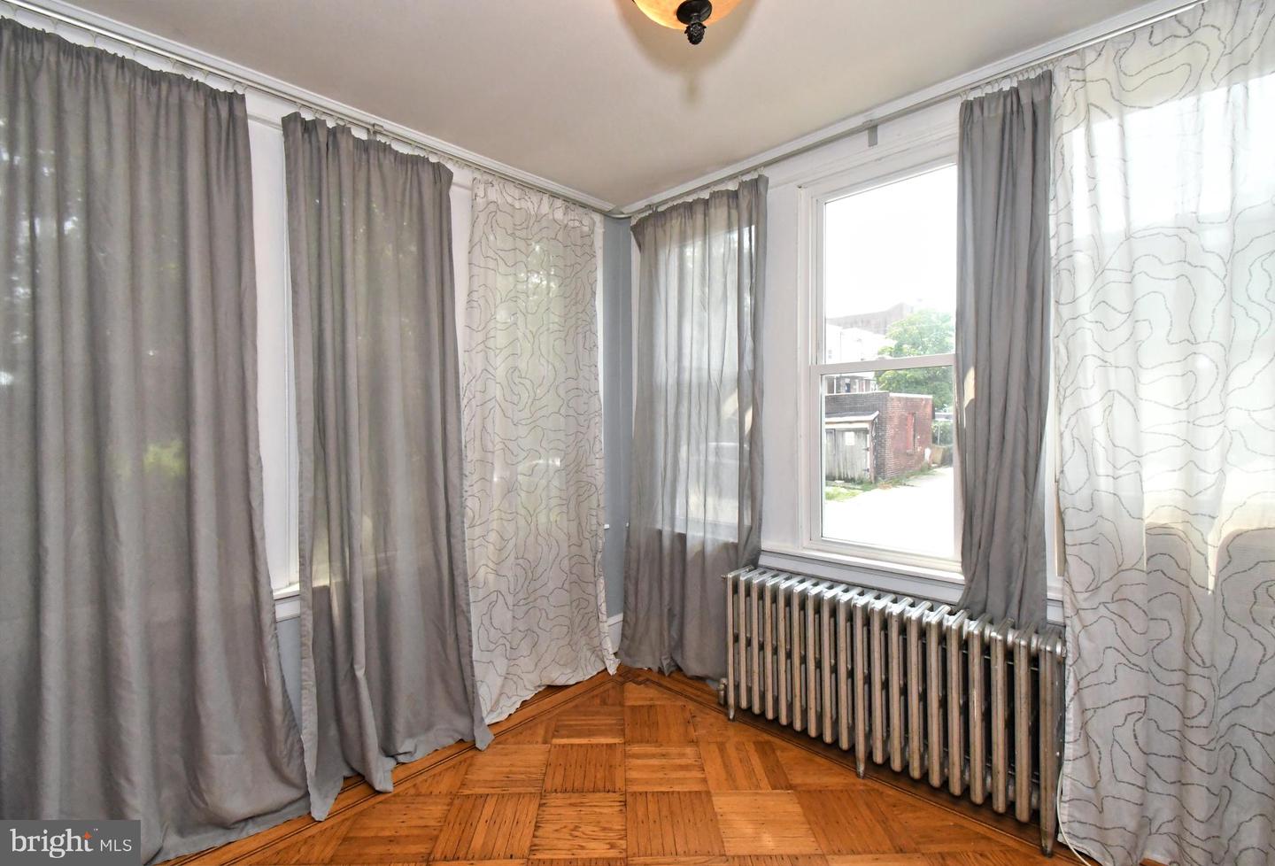 648 Gerhard St Property Photo 4