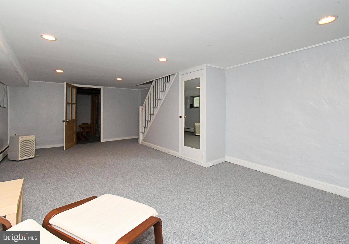 648 Gerhard St Property Photo 32