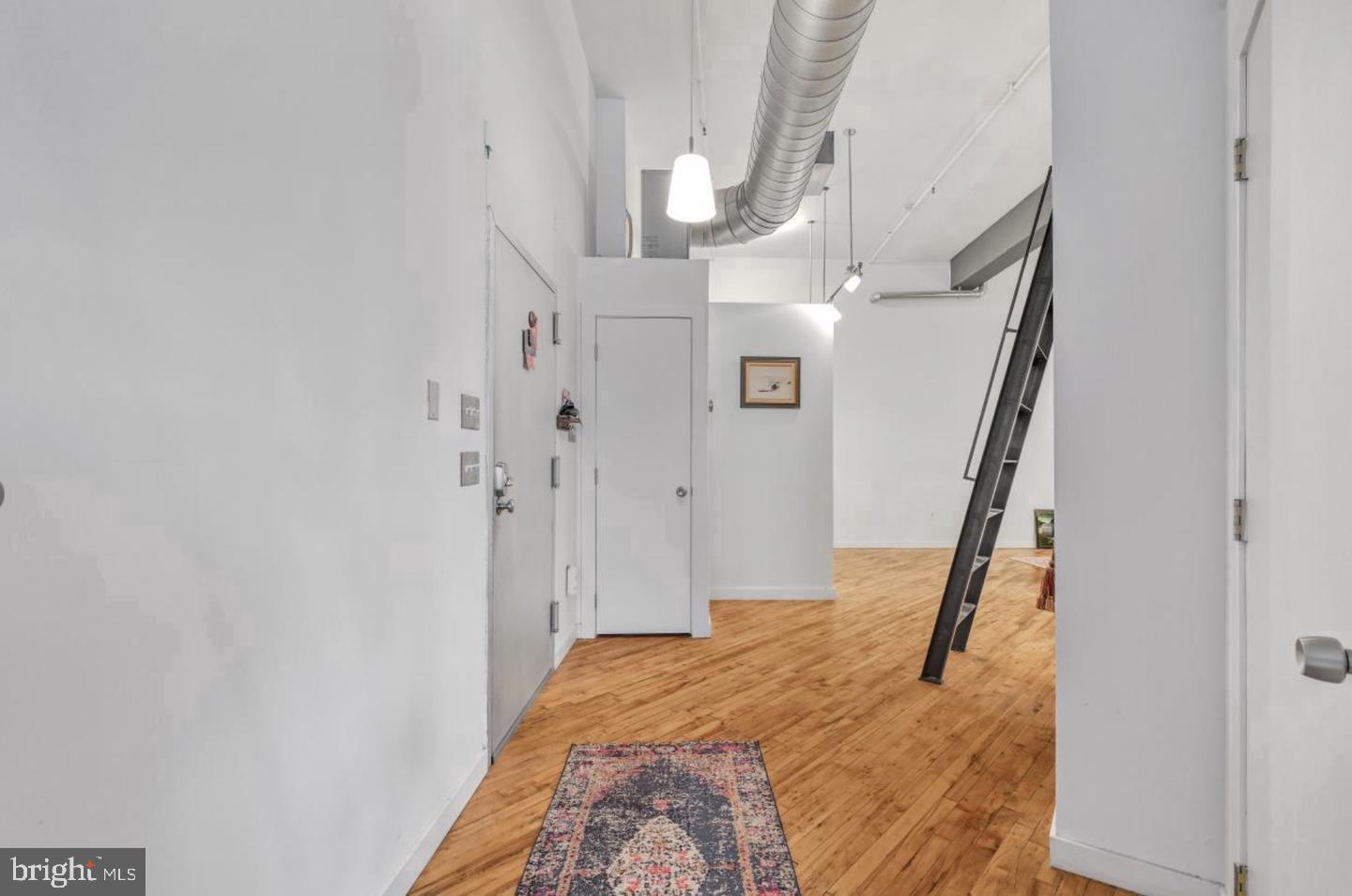 428 N 13th St #3b Property Photo 4