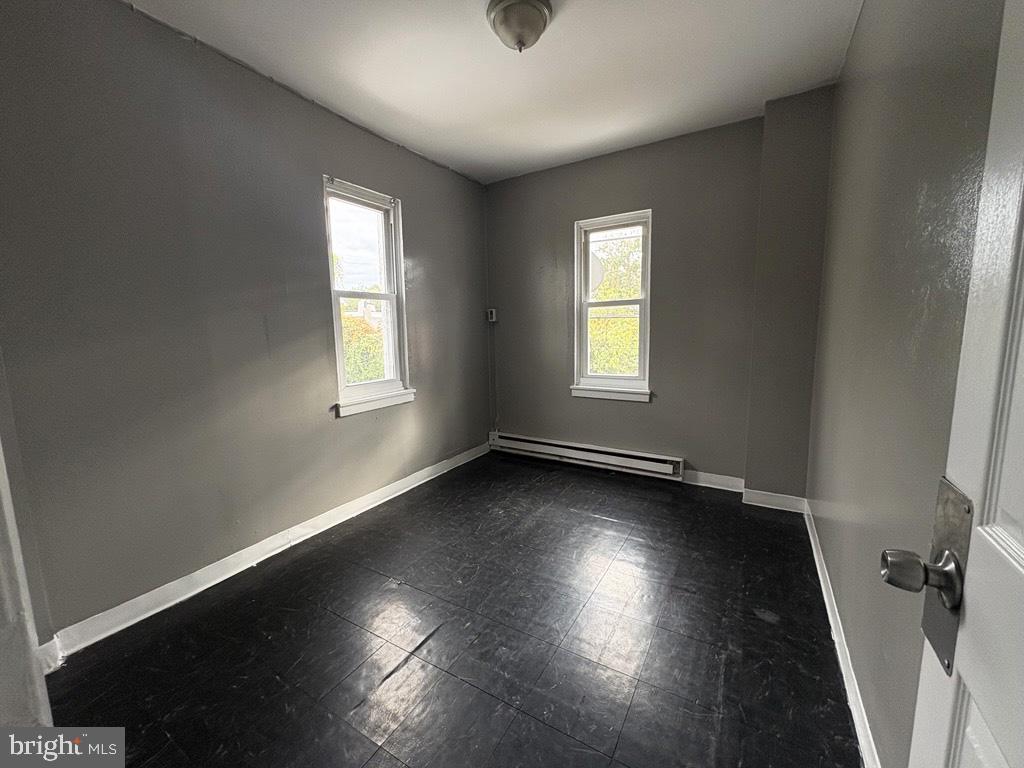248 E Cambria St #2nd Fl Property Photo 2