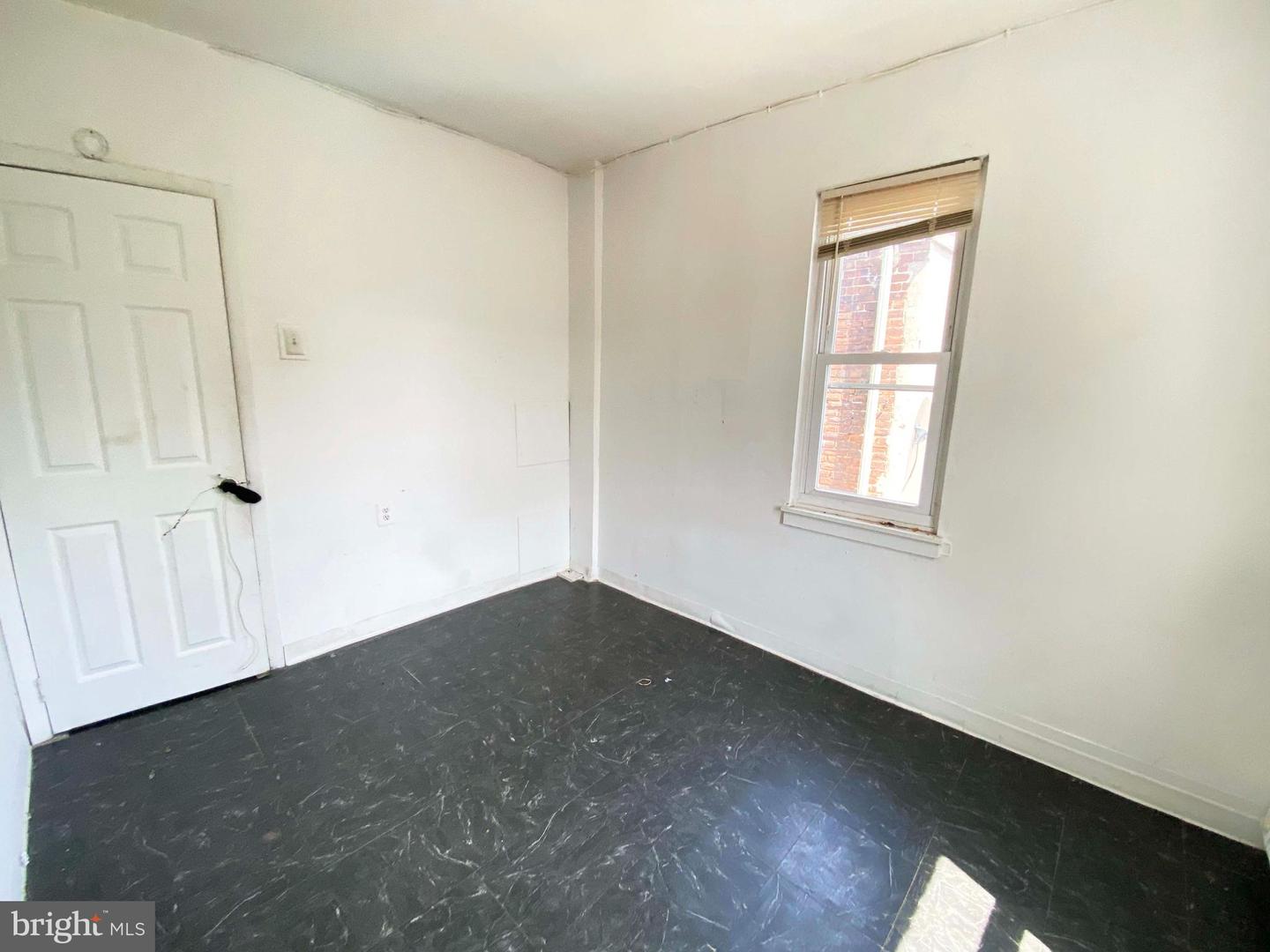 248 E Cambria St #2nd Fl Property Photo 5