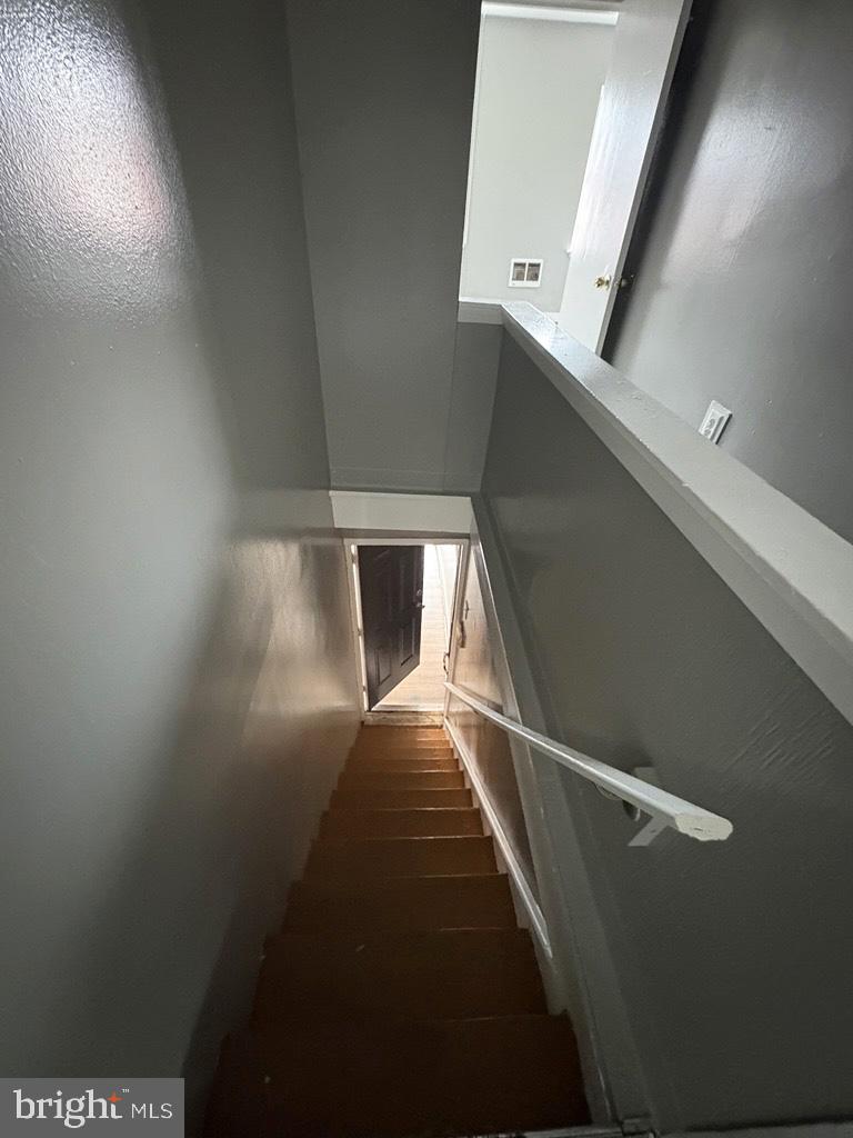 248 E Cambria St #2nd Fl Property Photo 6