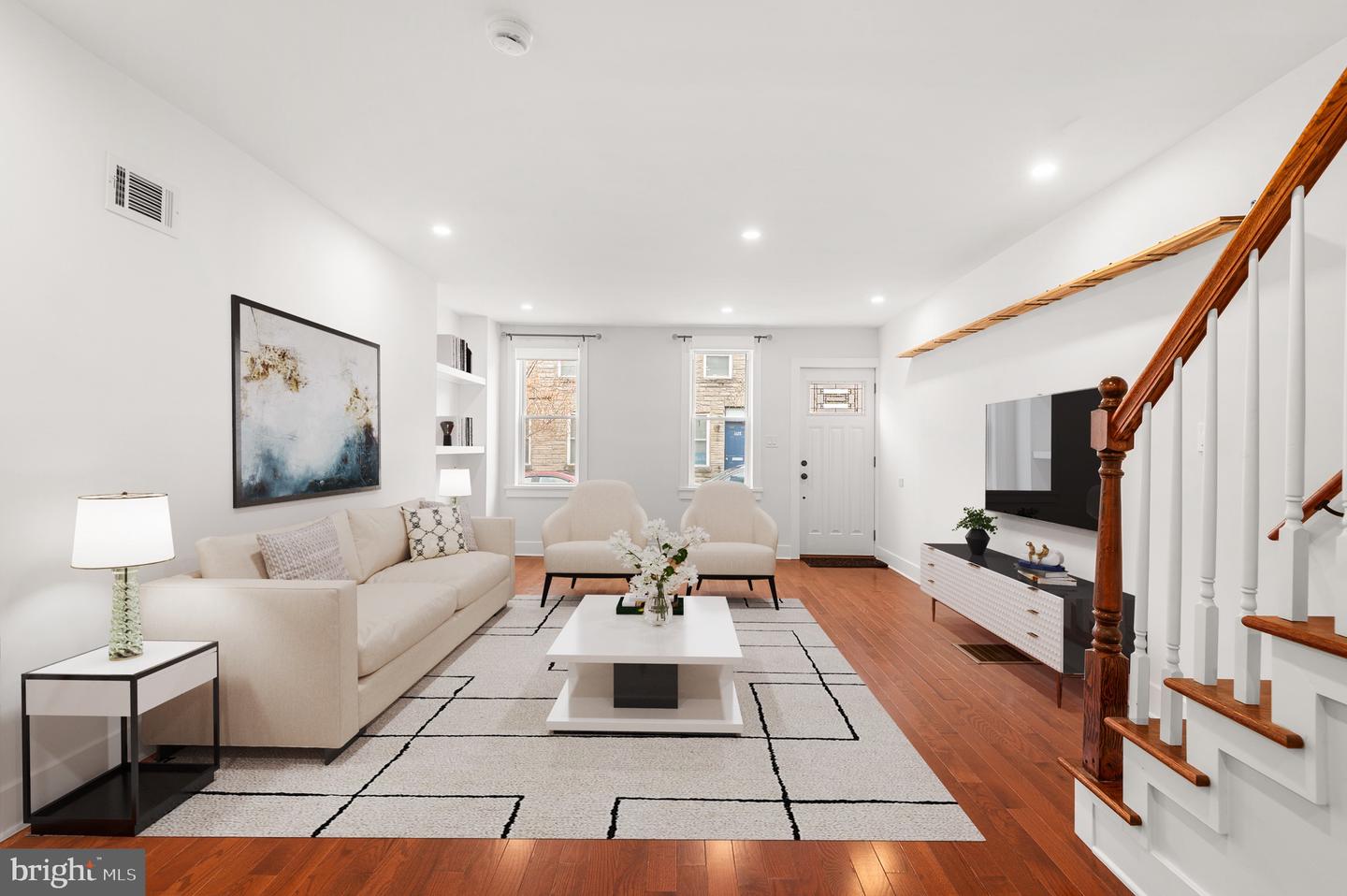 1629 Annin St Property Photo 4