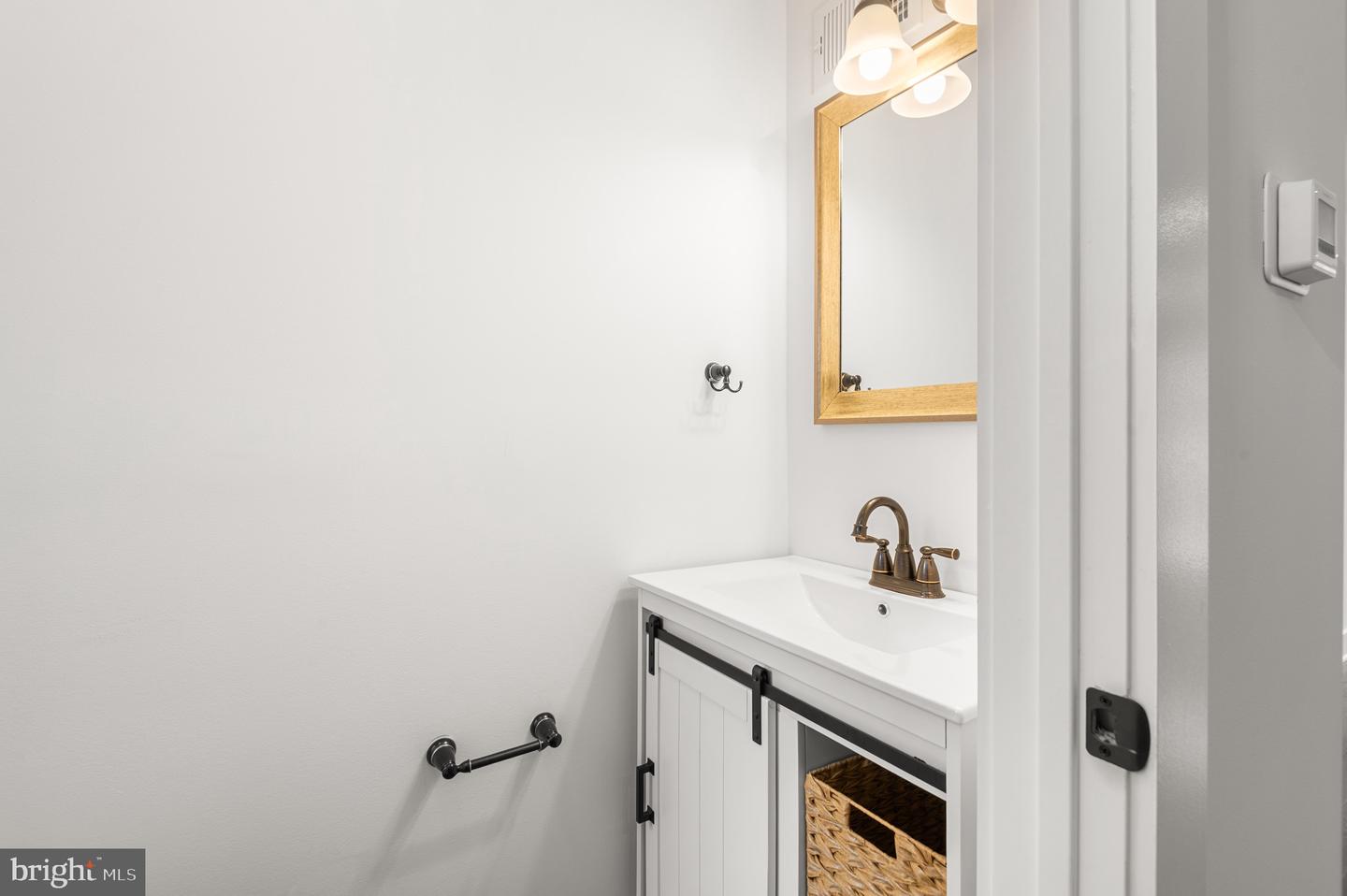 1629 Annin St Property Photo 6