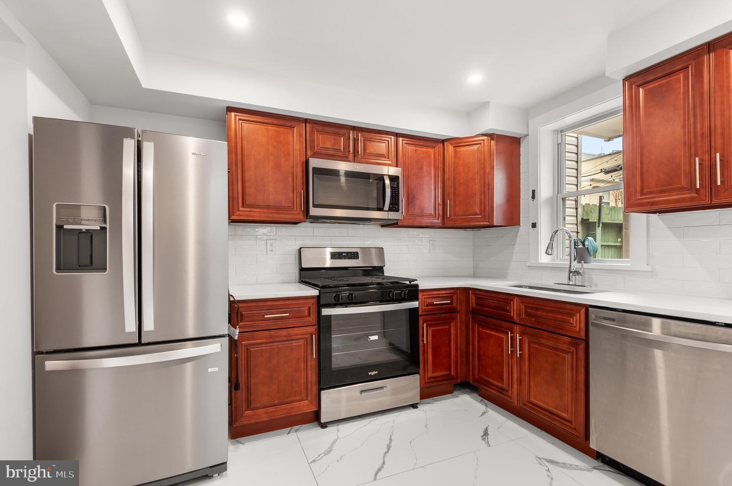 1629 Annin St Property Photo 7