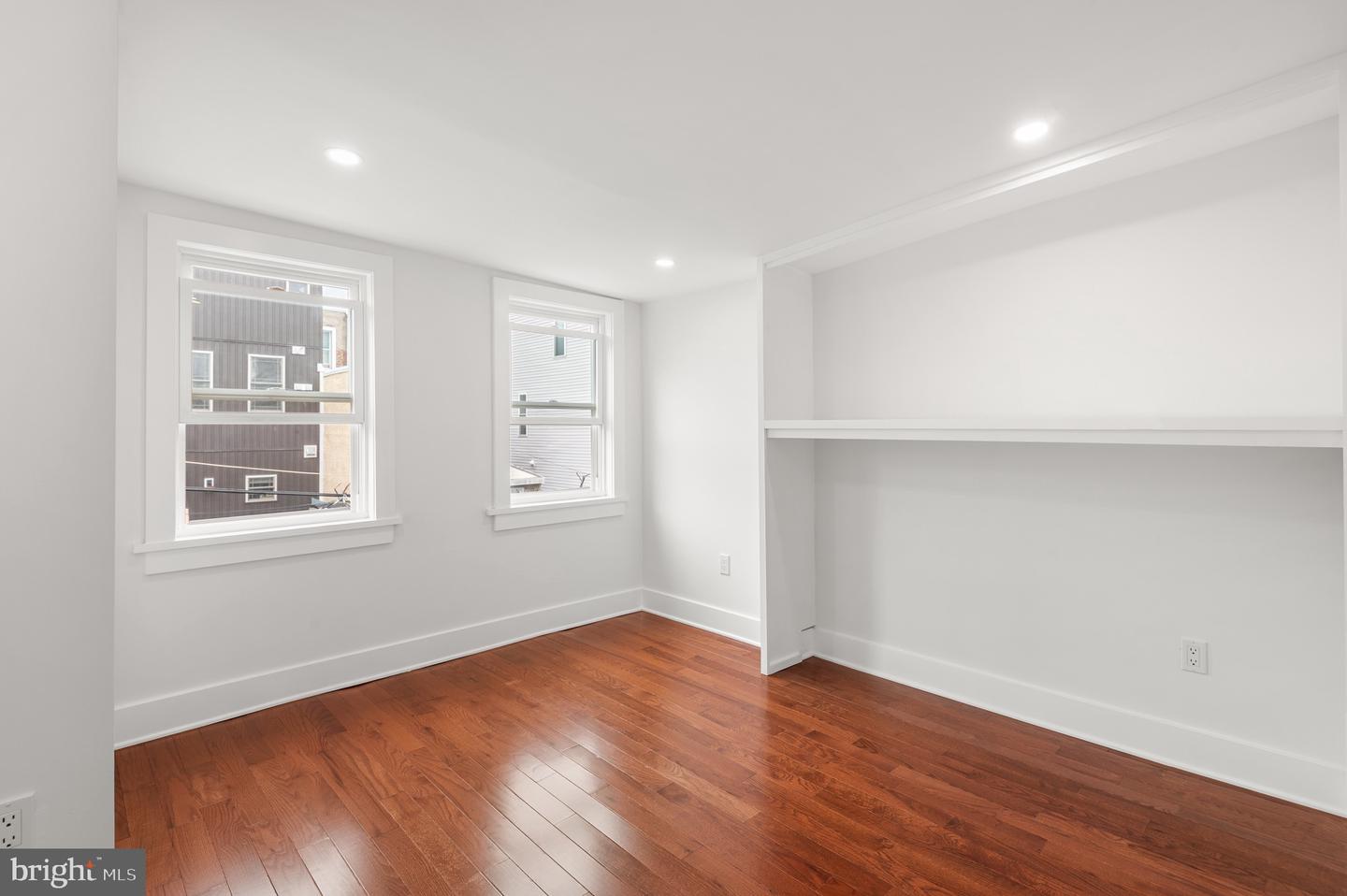 1629 Annin St Property Photo 13
