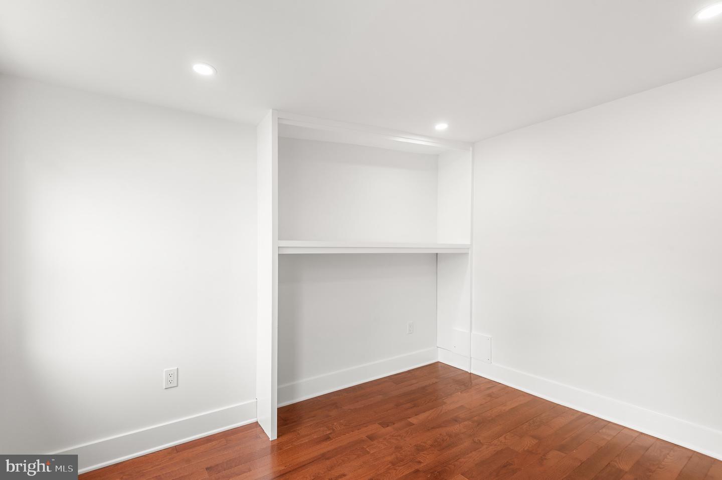 1629 Annin St Property Photo 14