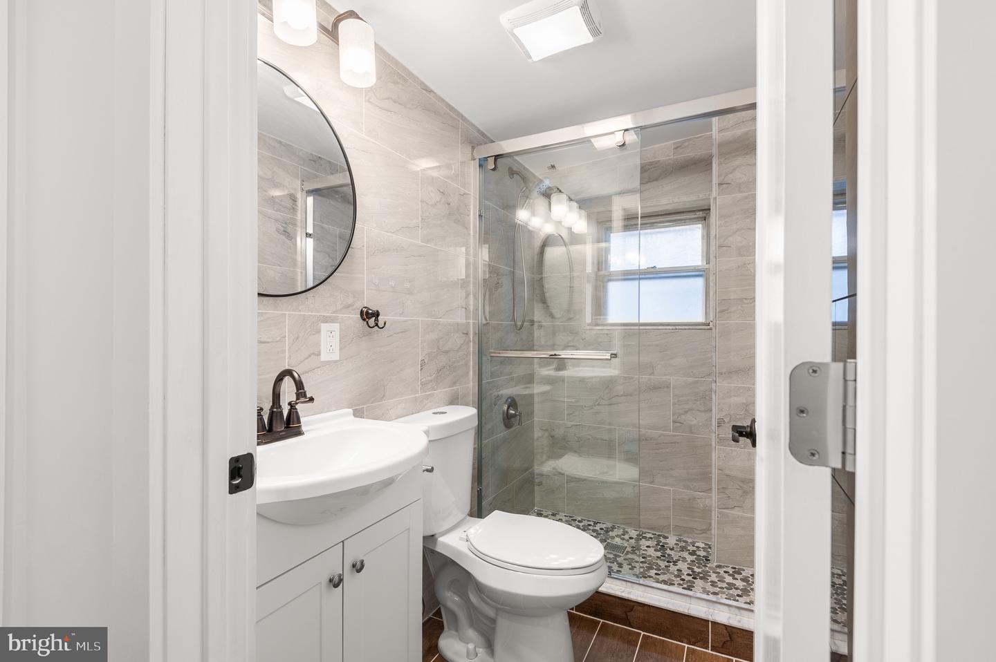 1629 Annin St Property Photo 17