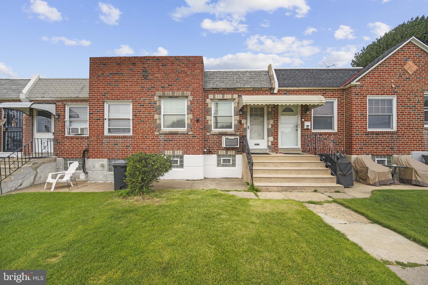 6834 Walker St Property Photo 1