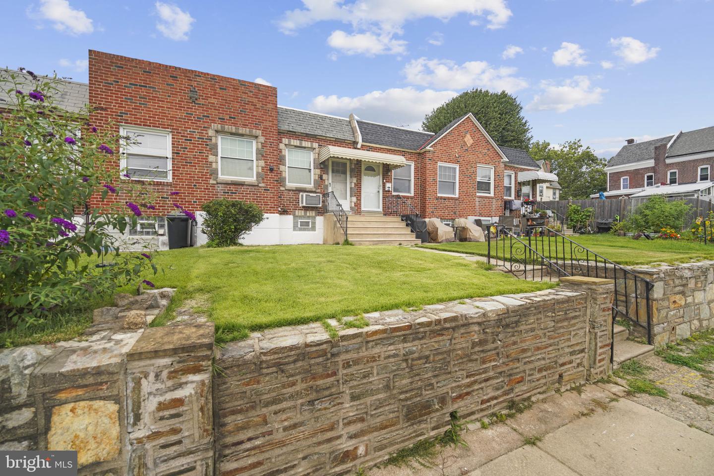 6834 Walker St Property Photo 2