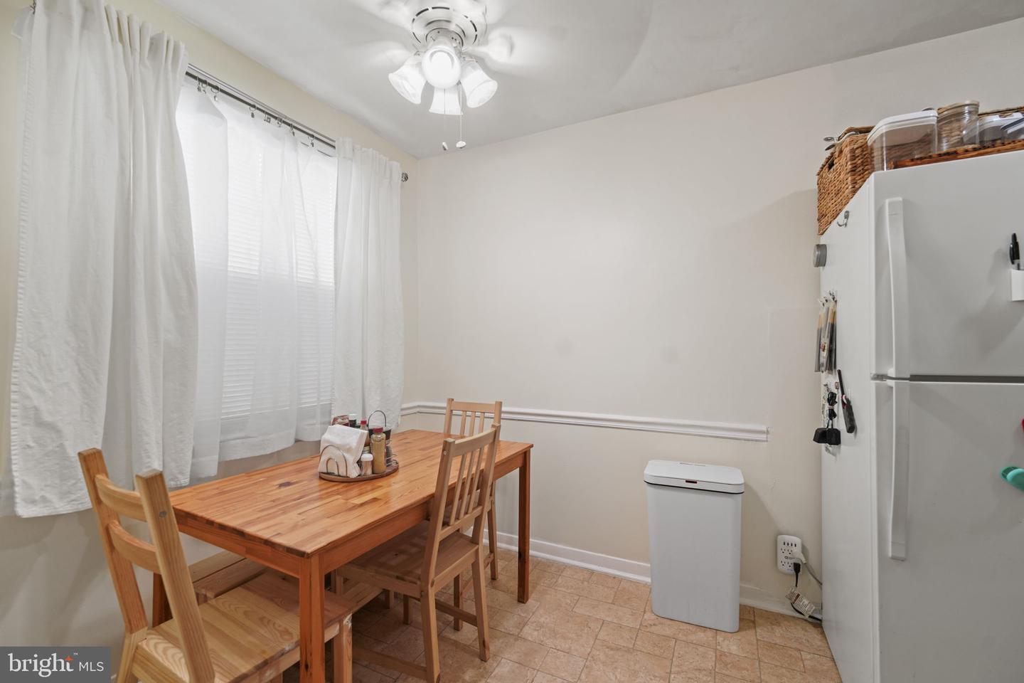 6834 Walker St Property Photo 6