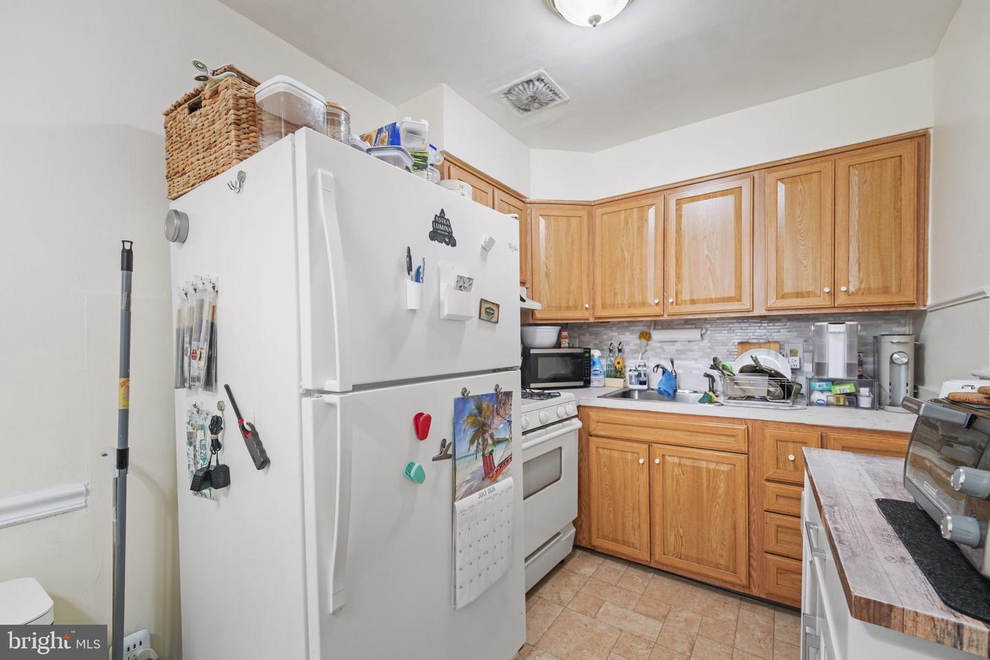 6834 Walker St Property Photo 7