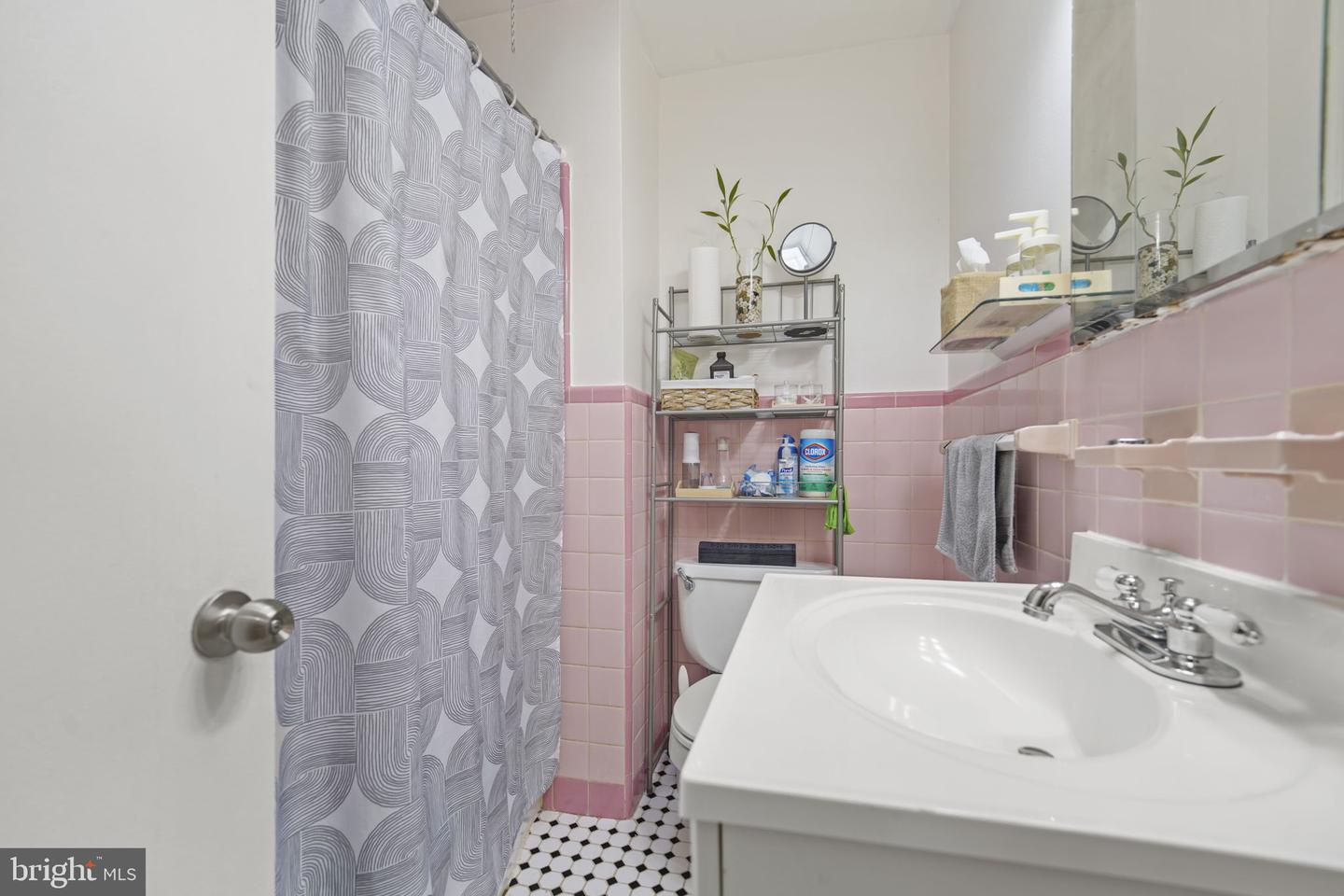 6834 Walker St Property Photo 14
