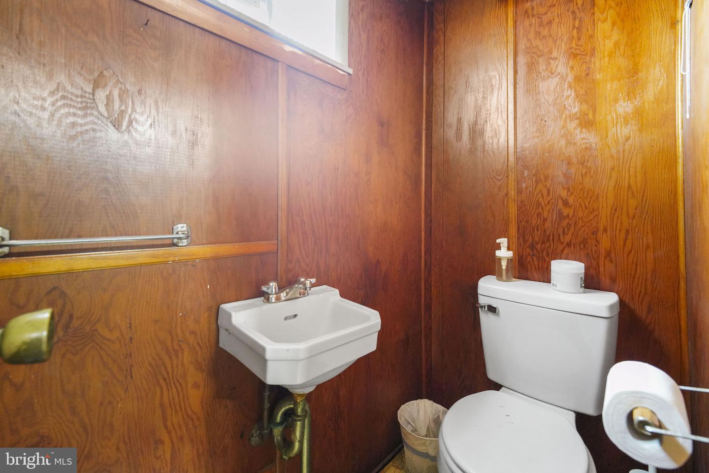 6834 Walker St Property Photo 15