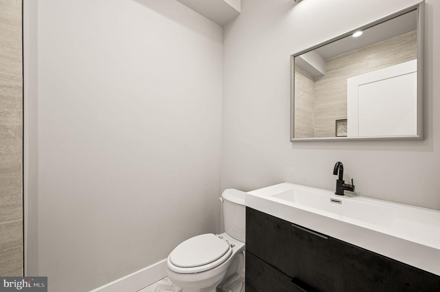 250 Monroe St Property Photo 14