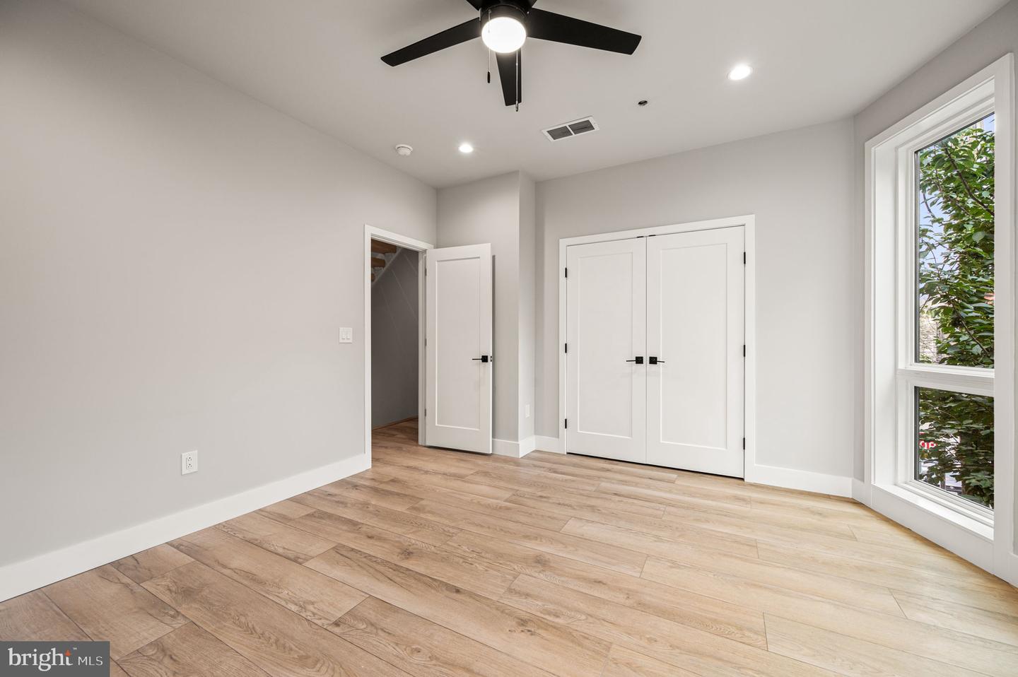 250 Monroe St Property Photo 17