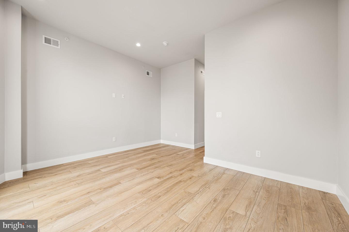 250 Monroe St Property Photo 21