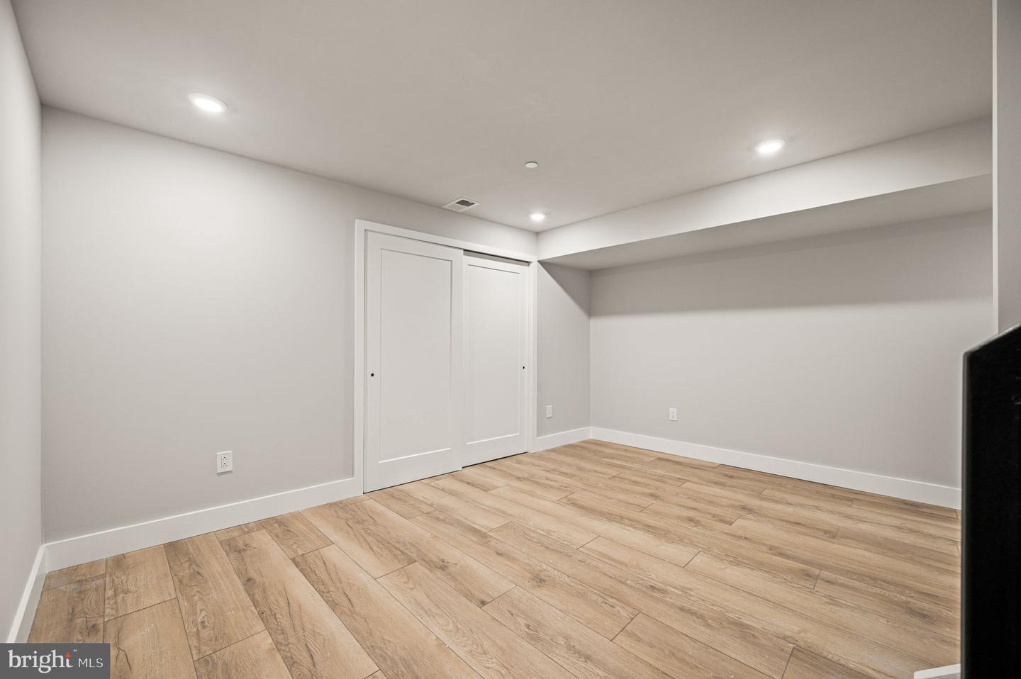 250 Monroe St Property Photo 27