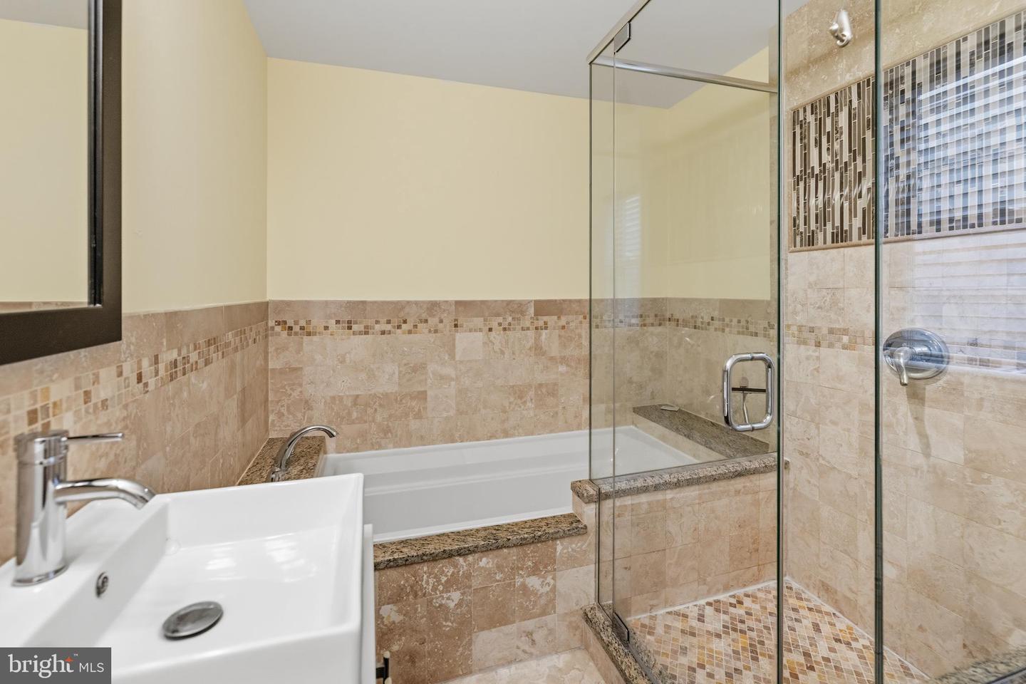 269 Grape St Property Photo 25