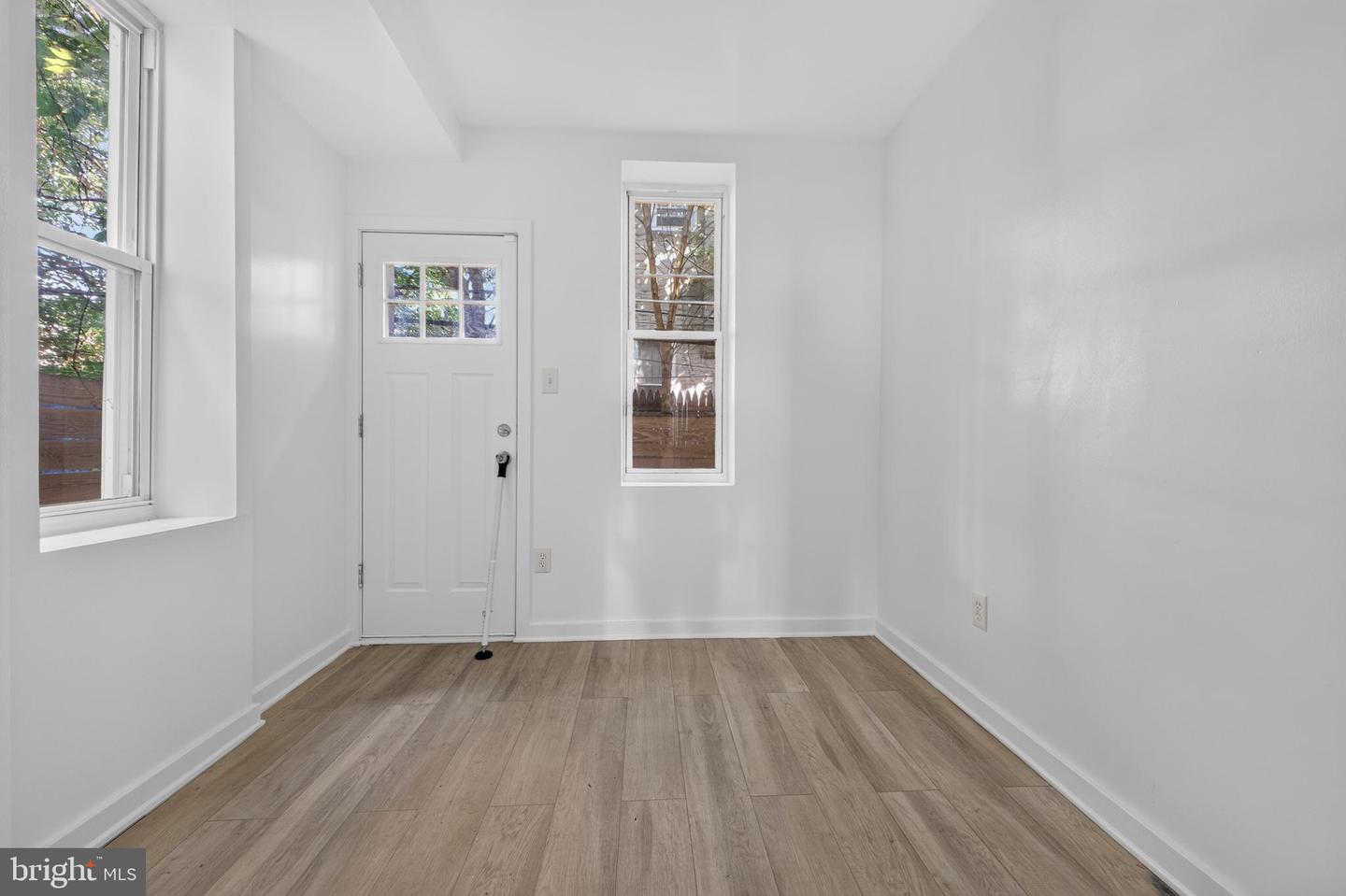 2531 N Dover St Property Photo 8