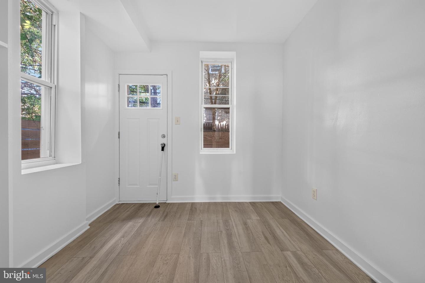 2531 N Dover St Property Photo 9