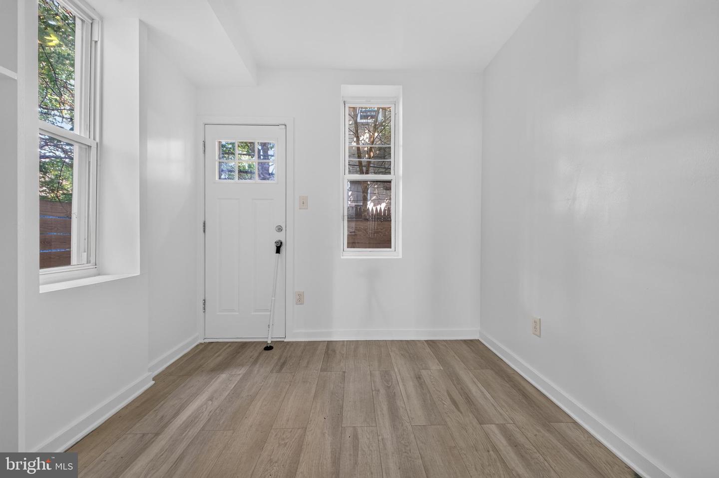 2531 N Dover St Property Photo 10