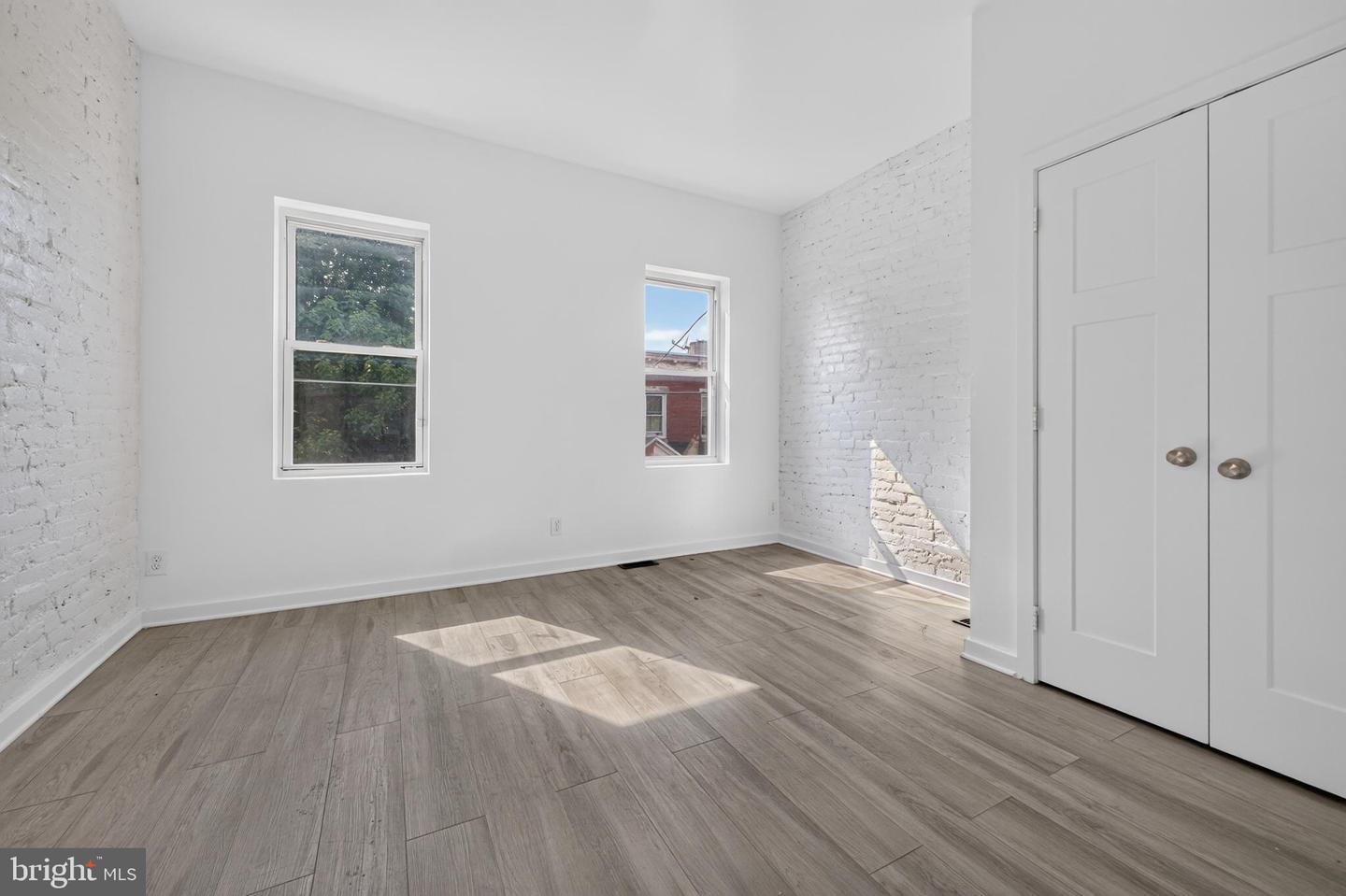 2531 N Dover St Property Photo 11