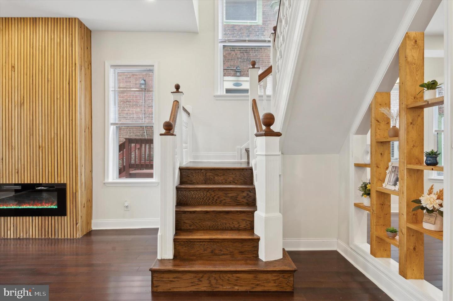 4911 Warrington Ave Property Photo 11