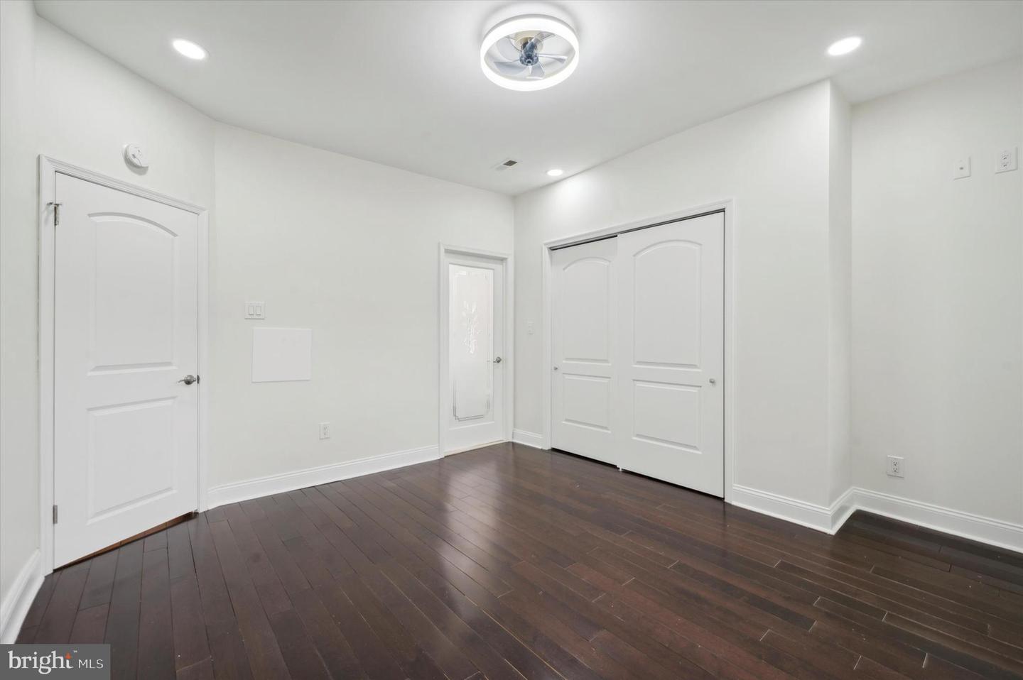 4911 Warrington Ave Property Photo 46