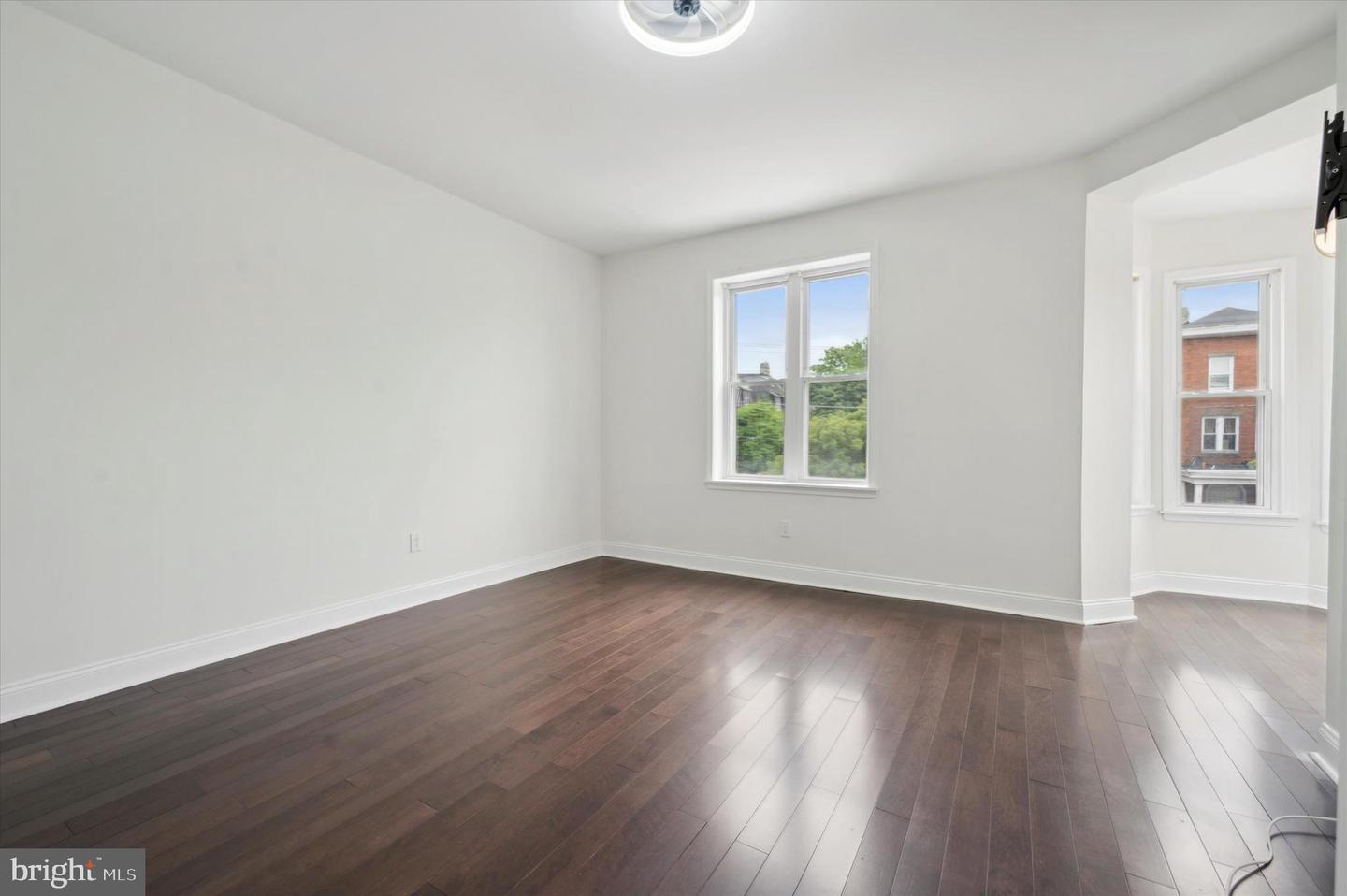 4911 Warrington Ave Property Photo 55