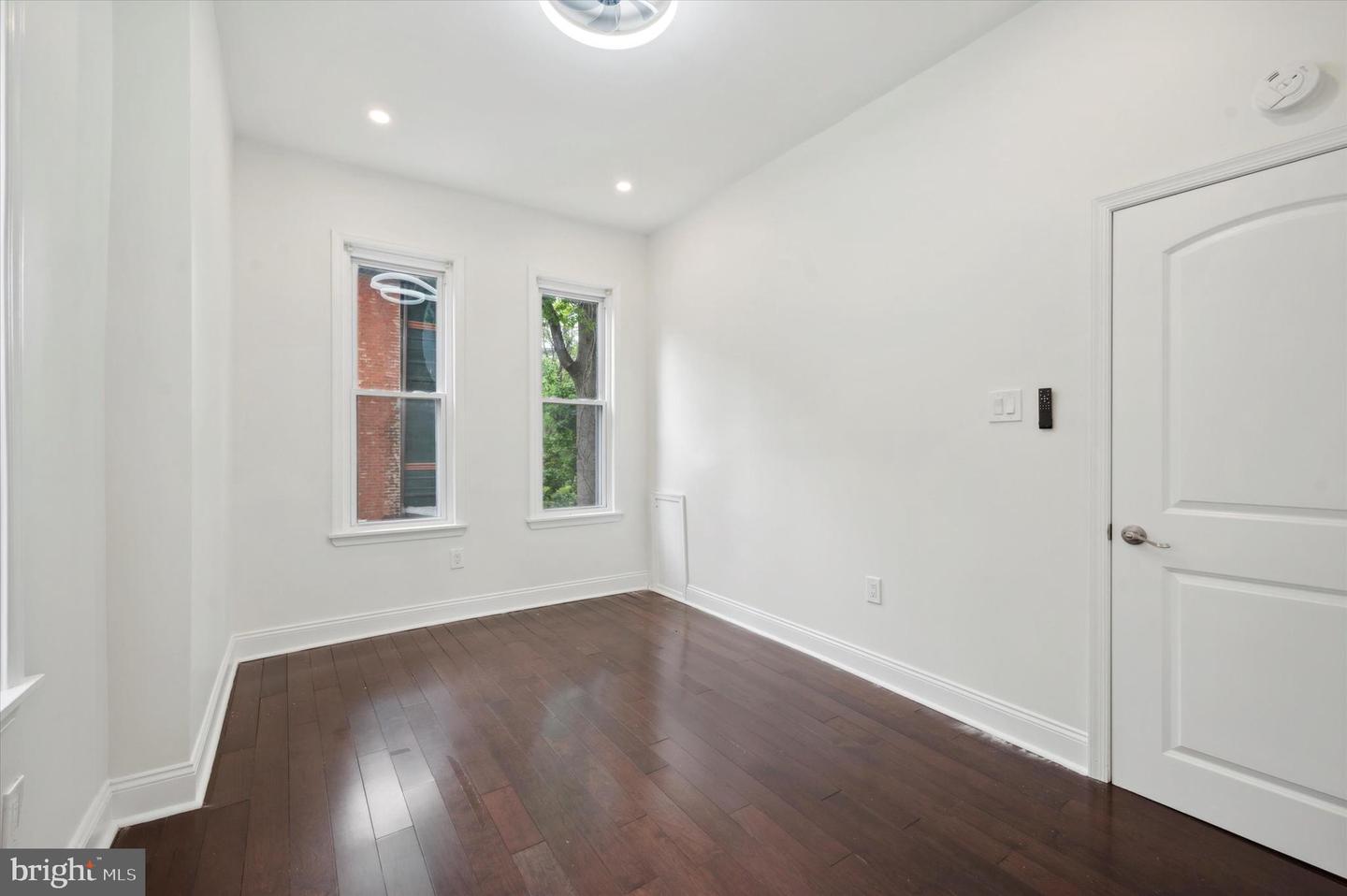 4911 Warrington Ave Property Photo 63