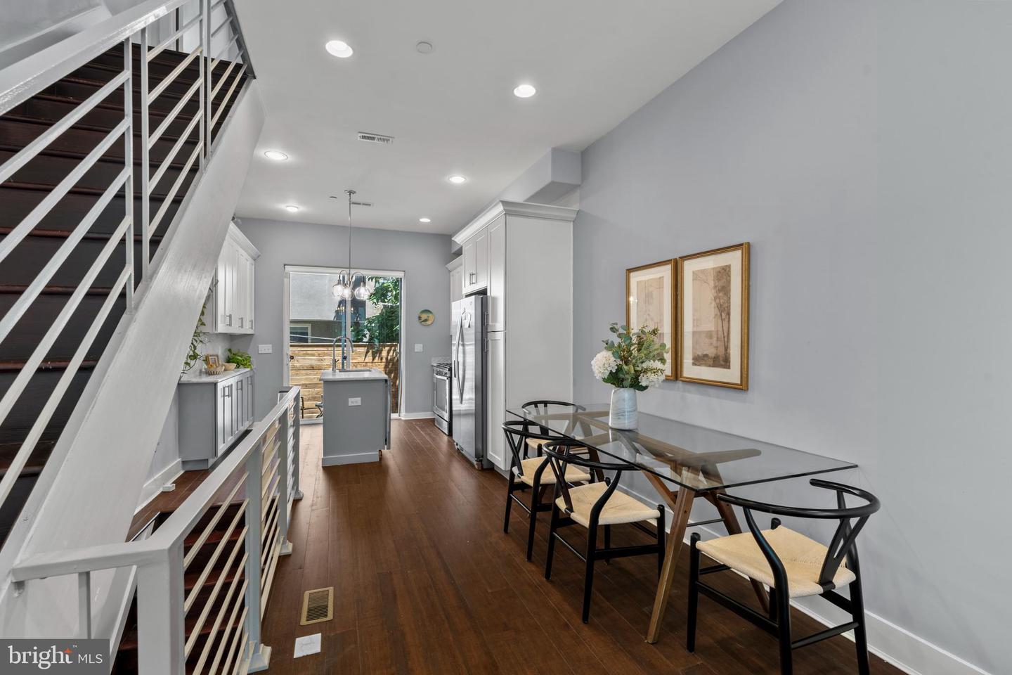 1841 Mountain St Property Photo 2