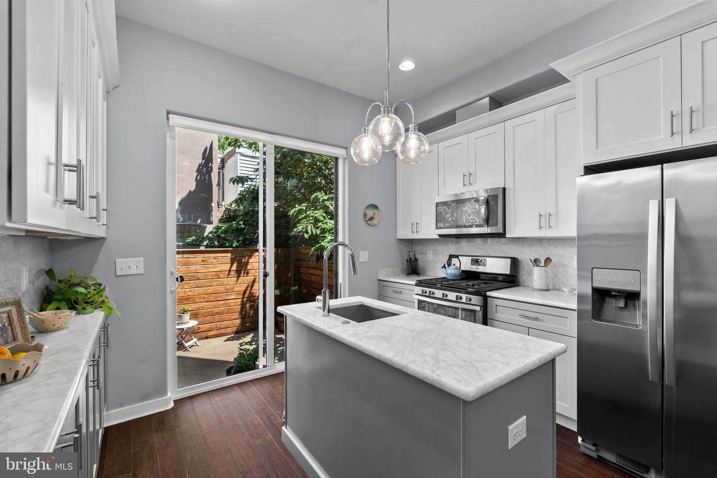 1841 Mountain St Property Photo 10