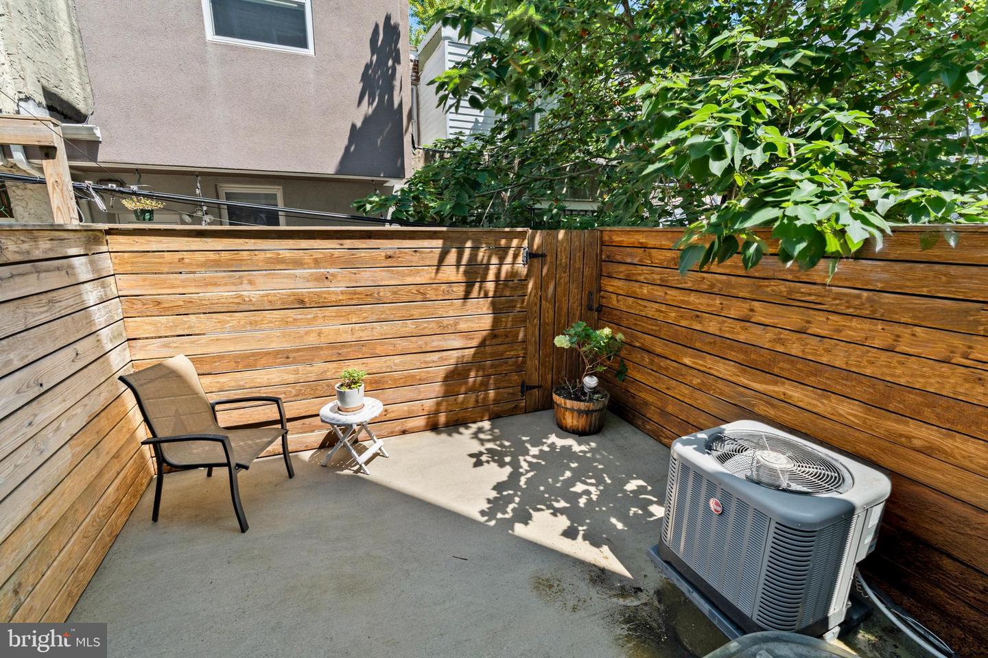 1841 Mountain St Property Photo 39