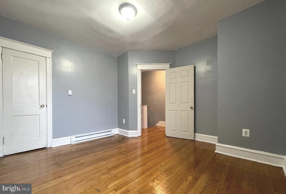 5922 Alma St Property Photo 5