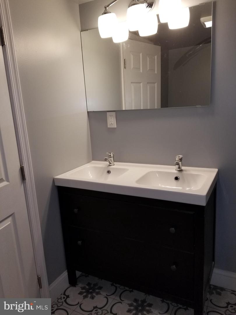 5413 Angora Ter Property Photo 11
