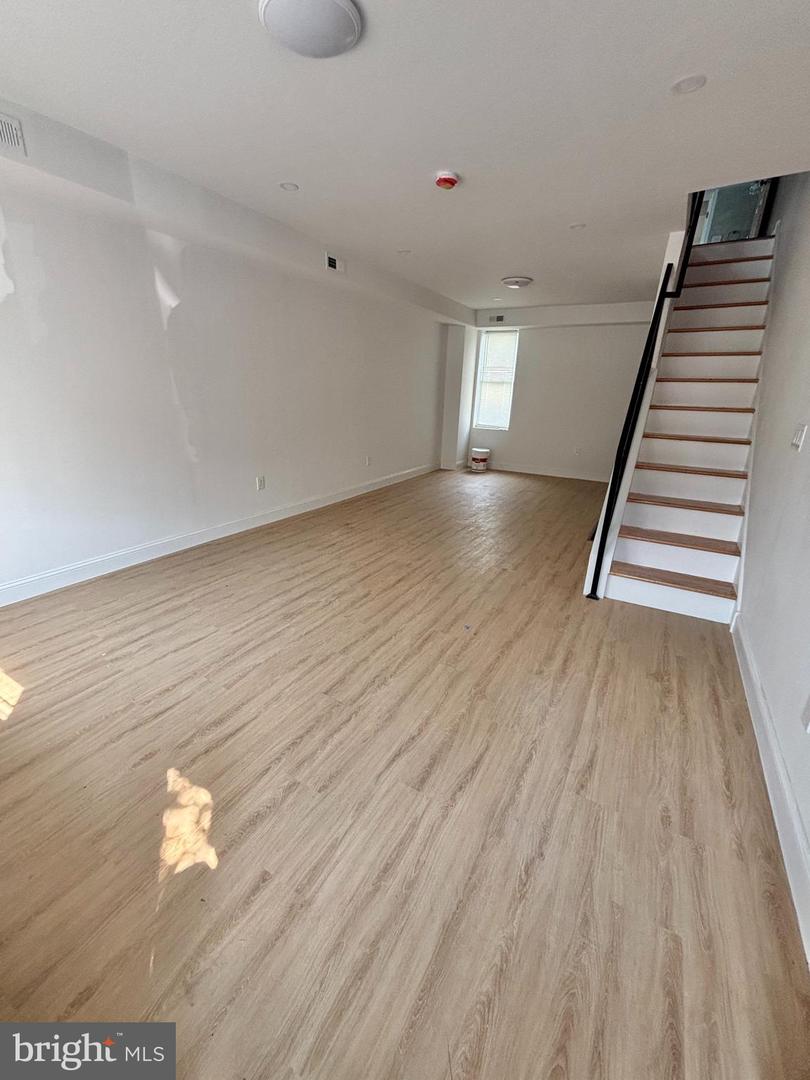 4616 Melrose St Property Photo 2