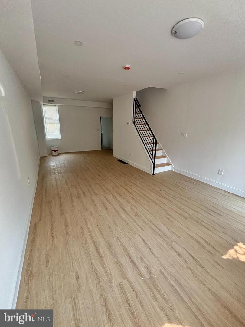 4616 Melrose St Property Photo 3